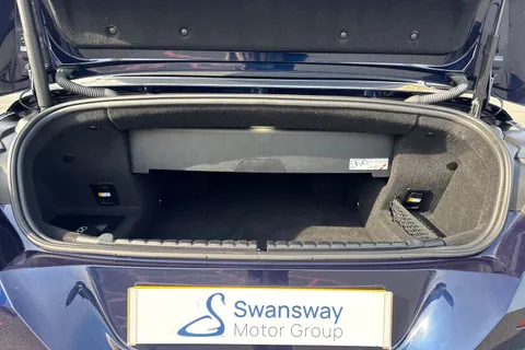 EA21YLZ BMW 8 Series 3.0 840i M Sport Steptronic Euro 6 (s/s) 2dr Thumbnail #7