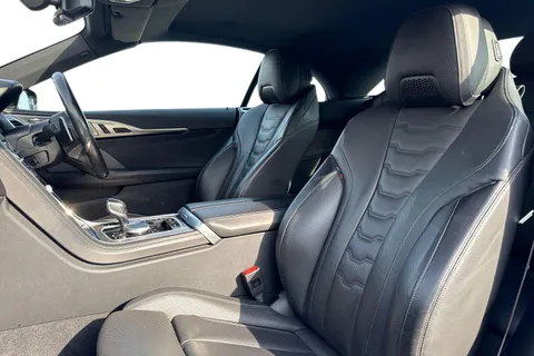 EA21YLZ BMW 8 Series 3.0 840i M Sport Steptronic Euro 6 (s/s) 2dr Thumbnail #16