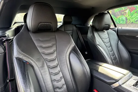 EA21YLZ BMW 8 Series 3.0 840i M Sport Steptronic Euro 6 (s/s) 2dr Thumbnail #24