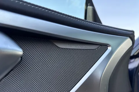 EA21YLZ BMW 8 Series 3.0 840i M Sport Steptronic Euro 6 (s/s) 2dr Thumbnail #41