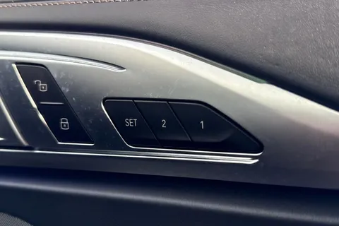 EA21YLZ BMW 8 Series 3.0 840i M Sport Steptronic Euro 6 (s/s) 2dr Thumbnail #53