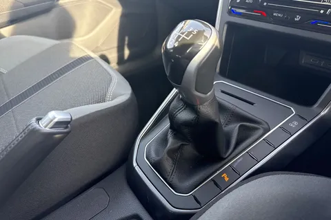 MT25KMO Volkswagen Polo 1.0 TSI Style 5dr **HEATED SEATS + REAR WINDOW TINTS** Thumbnail #33