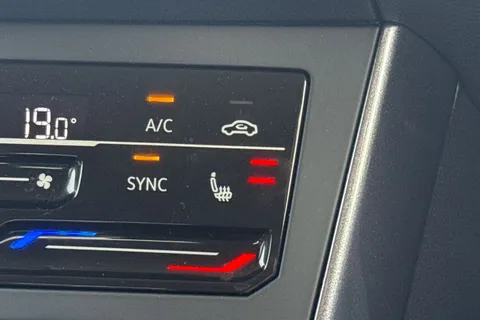 MT25KMO Volkswagen Polo 1.0 TSI Style 5dr **HEATED SEATS + REAR WINDOW TINTS** Thumbnail #37