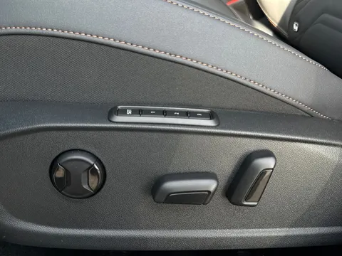 KR74UWG CUPRA Leon 2.0 TSI 300 VZ2 5dr DSG Thumbnail #31