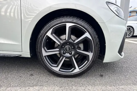 ND25CNE Audi A1 Black Edition 35 TFSI  150 PS S tronic Thumbnail #11