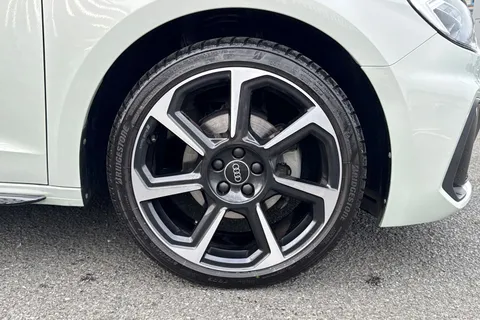 ND25CNE Audi A1 Black Edition 35 TFSI  150 PS S tronic Thumbnail #12