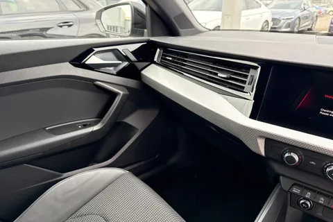 ND25CNE Audi A1 Black Edition 35 TFSI  150 PS S tronic Thumbnail #21