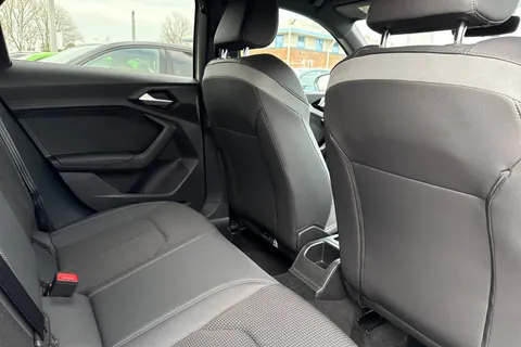 ND25CNE Audi A1 Black Edition 35 TFSI  150 PS S tronic Thumbnail #40