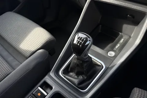 BV25RZX Volkswagen Caddy 2.0 TDI 102PS Commerce Pro Van [Tech Pack] Thumbnail #22