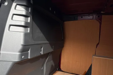 BV25RZX Volkswagen Caddy 2.0 TDI 102PS Commerce Pro Van [Tech Pack] Thumbnail #27