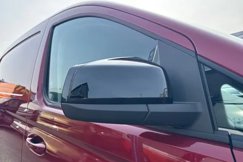 BV25RZX Volkswagen Caddy 2.0 TDI 102PS Commerce Pro Van [Tech Pack] Thumbnail #34