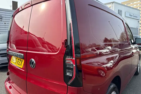 BV25RZX Volkswagen Caddy 2.0 TDI 102PS Commerce Pro Van [Tech Pack] Thumbnail #41
