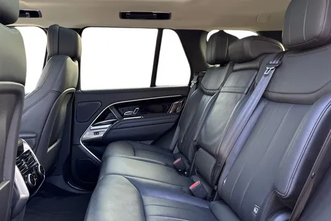 KP24CGY Land Rover Range Rover 3.0 D300 HSE 5dr Thumbnail #5