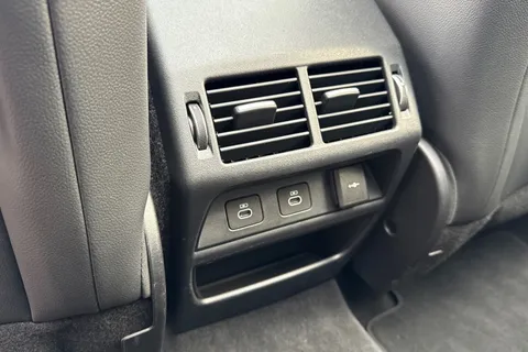 DU75XSC Land Rover Discovery Sport 2.0 D200 Dynamic SE 5dr Thumbnail #19