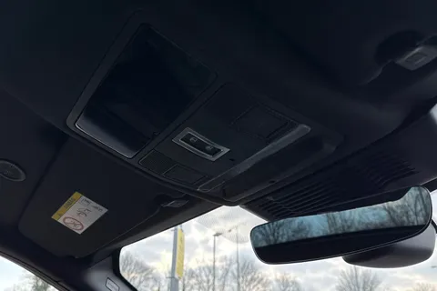 DU75XSC Land Rover Discovery Sport 2.0 D200 Dynamic SE 5dr Thumbnail #24