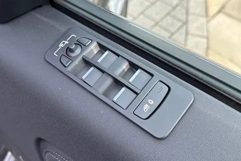 DU75XSC Land Rover Discovery Sport 2.0 D200 Dynamic SE 5dr Thumbnail #26