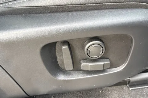 DU75XSC Land Rover Discovery Sport 2.0 D200 Dynamic SE 5dr Thumbnail #34