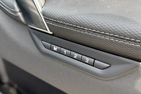 DU75XSC Land Rover Discovery Sport 2.0 D200 Dynamic SE 5dr Thumbnail #35