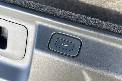 KP24CGY Land Rover Range Rover 3.0 D300 HSE 5dr Thumbnail #37