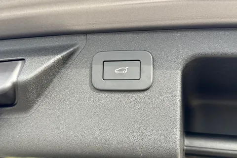 DU75XSC Land Rover Discovery Sport 2.0 D200 Dynamic SE 5dr Thumbnail #38