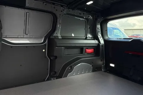 BV26OOF Volkswagen Id. Buzz Cargo 340ps Commerce Plus 79kWh Auto 4Motion 4X4 Thumbnail #37