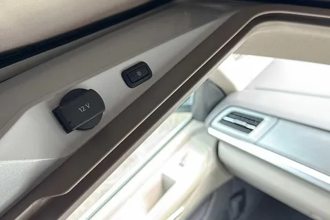 57 of 65 for Volkswagen California 1.5 eHybrid 245ps 4Motion DSG