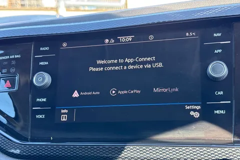 DE22UUH Volkswagen Taigo 1.0 TSI 110 Life 5dr Thumbnail #29