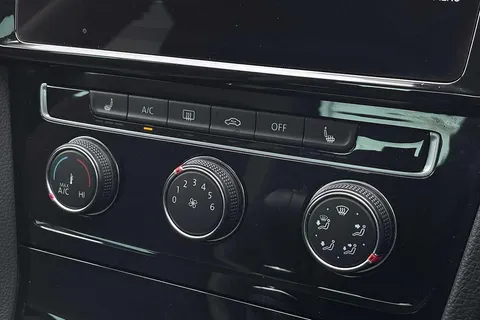 19 of 53 for VOLKSWAGEN GOLF 1.5 TSI EVO 150 GT 5dr