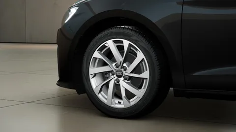  Audi A1 1.0 TFSI 25 Sport Sportback S Tronic Euro 6 (s/s) 5dr Thumbnail #4