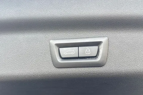 PY23VCZ BMW X1 2.0 18d M Sport DCT sDrive Euro 6 (s/s) 5dr Thumbnail #28