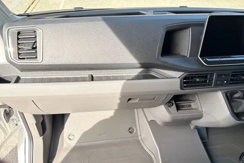 PK74MUP Volkswagen Crafter 2.0 TDI 140PS Commerce High Roof Van Thumbnail #19