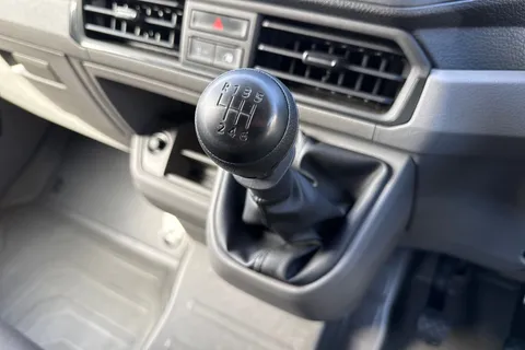 PK74MUP Volkswagen Crafter 2.0 TDI 140PS Commerce High Roof Van Thumbnail #22