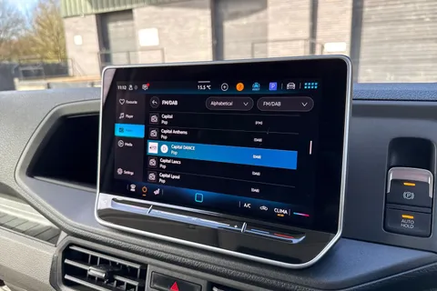 PK74MUP Volkswagen Crafter 2.0 TDI 140PS Commerce High Roof Van Thumbnail #43