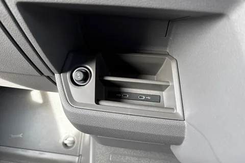 PK74MUP Volkswagen Crafter 2.0 TDI 140PS Commerce High Roof Van Thumbnail #49