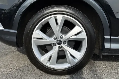 11 of 65 for Audi Q4 e-tron Q4 S line 35 e-tron 125,00 kW