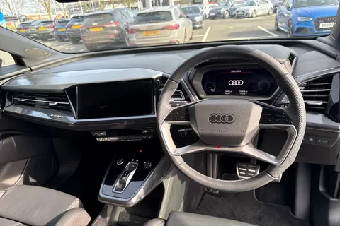 17 of 65 for Audi Q4 e-tron Q4 S line 35 e-tron 125,00 kW