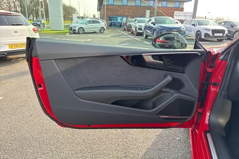 PX24NNW Audi A5 Coup- Black Edition 45 TFSI quattro 265 PS S tronic Thumbnail #43