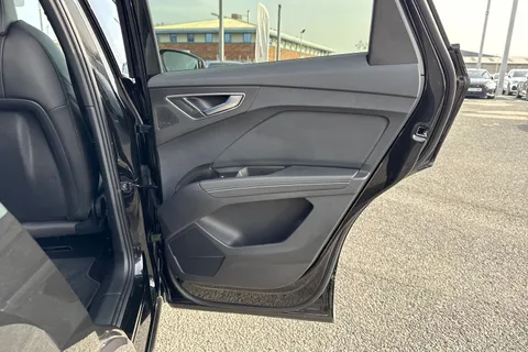 42 of 65 for Audi Q4 e-tron Q4 S line 35 e-tron 125,00 kW