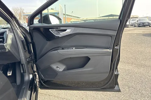 47 of 65 for Audi Q4 e-tron Q4 S line 35 e-tron 125,00 kW