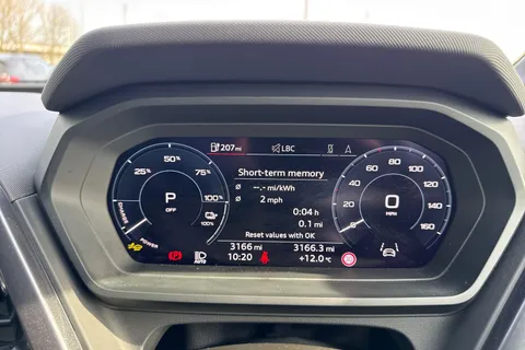 52 of 65 for Audi Q4 e-tron Q4 S line 35 e-tron 125,00 kW