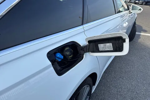 SN23KEM Audi A6 Avant Avant S line 40 TDI quattro 204 PS S tronic Thumbnail #30