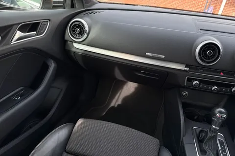 PX69WHC Audi A3 1.6 TDI 30 S line Sportback S Tronic Euro 6 (s/s) 5dr Thumbnail #21