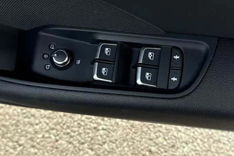 PX69WHC Audi A3 1.6 TDI 30 S line Sportback S Tronic Euro 6 (s/s) 5dr Thumbnail #22