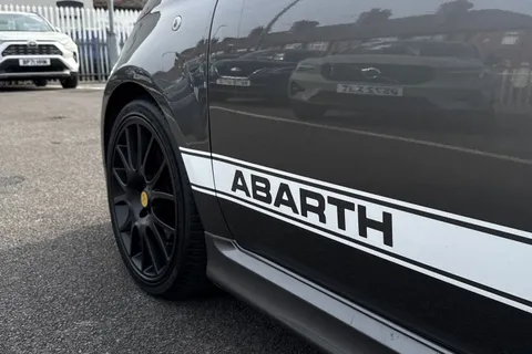 26 of 44 for Abarth 595C 1.4 T-Jet Competizione Cabrio Auto Euro 6 2dr