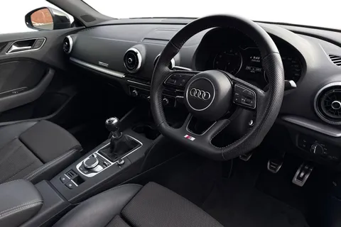 SN69YRA Audi A3 1.0 TFSI 30 Black Edition Sportback Euro 6 (s/s) 5dr Thumbnail #15