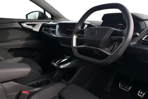 14 of 66 for Audi Q4 e-tron Q4 Sportback Black Edition 45 e-tron 210,00 kW