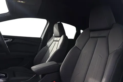 16 of 66 for Audi Q4 e-tron Q4 Sportback Black Edition 45 e-tron 210,00 kW