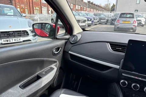 15 of 45 for Renault Zoe R135 52kWh GT Line Auto 5dr (i, Rapid Charge)