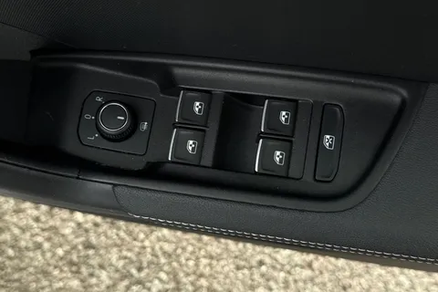 SO69ODN Audi A1 1.0 TFSI 30 S line Sportback S Tronic Euro 6 (s/s) 5dr Thumbnail #19