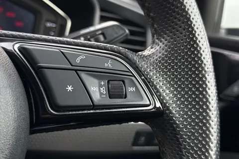 SO69ODN Audi A1 1.0 TFSI 30 S line Sportback S Tronic Euro 6 (s/s) 5dr Thumbnail #37